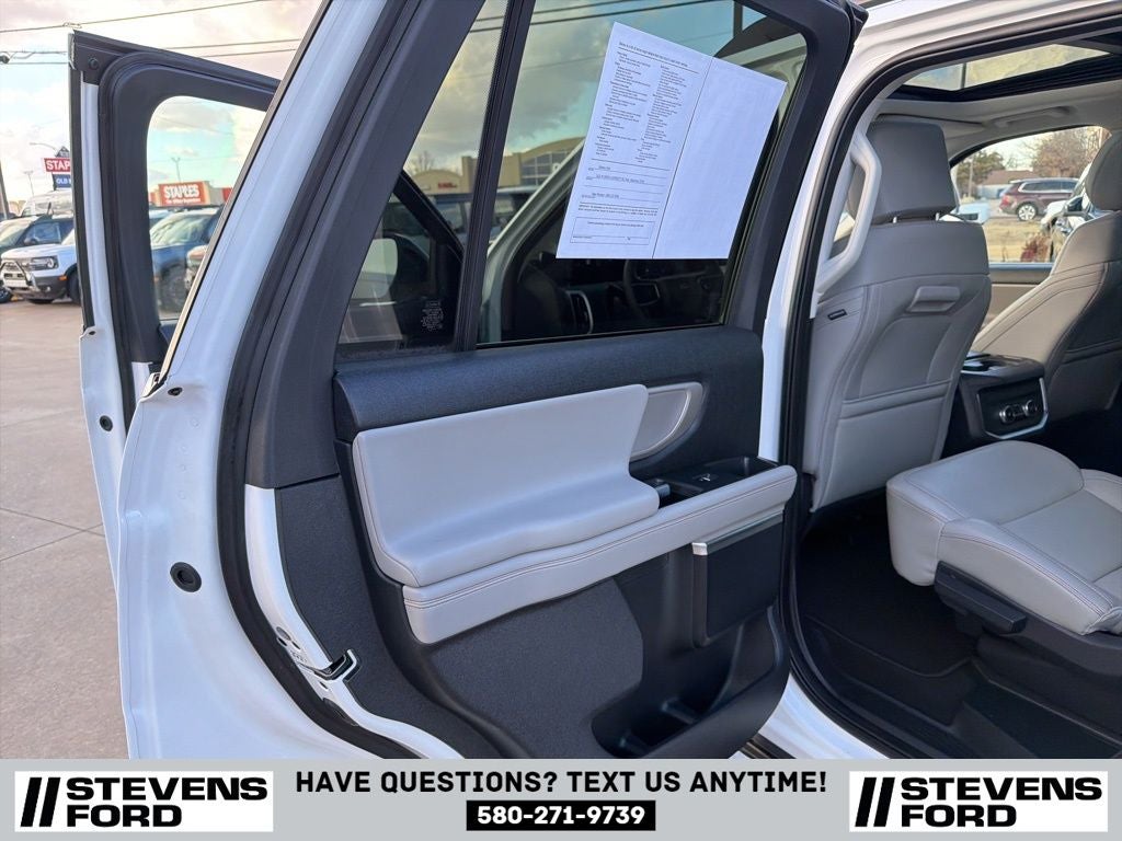 2025 Ford Expedition Active