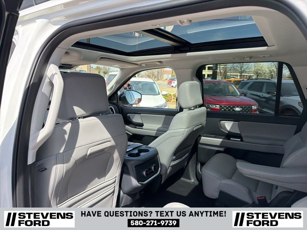 2025 Ford Expedition Active