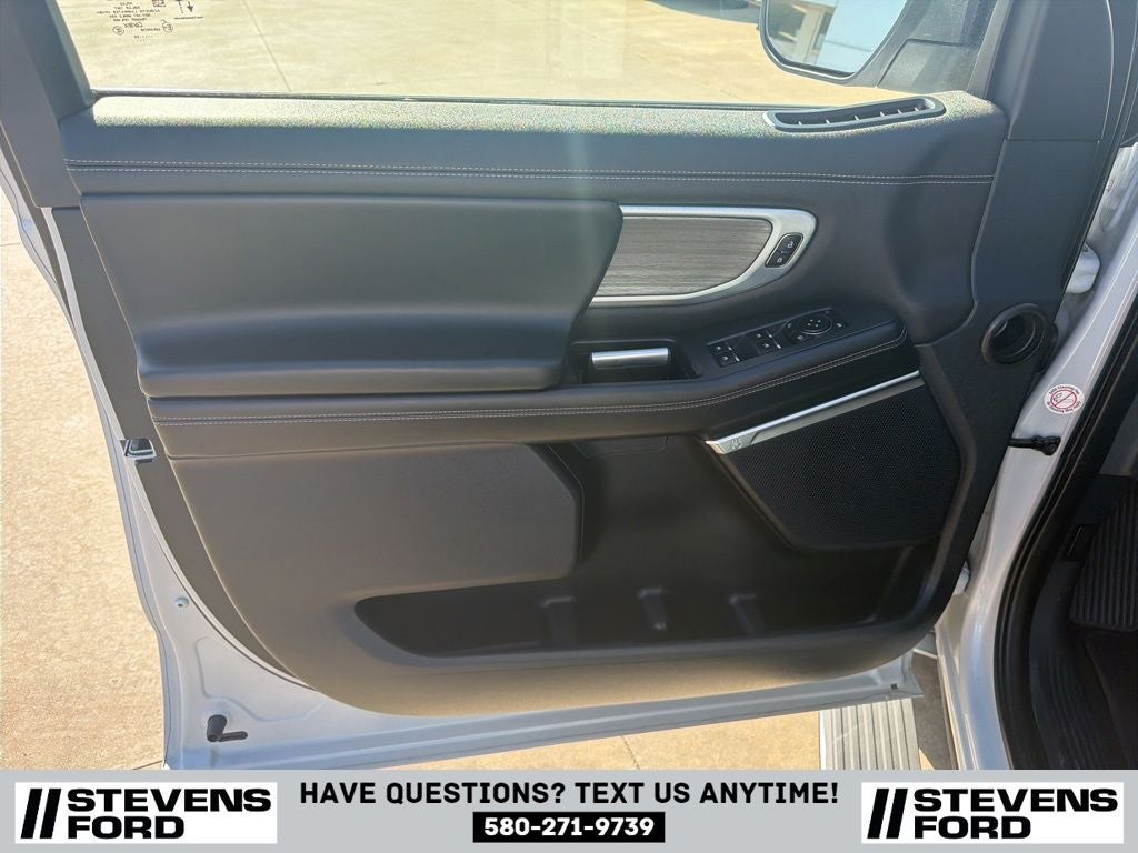 2025 Ford Expedition Platinum