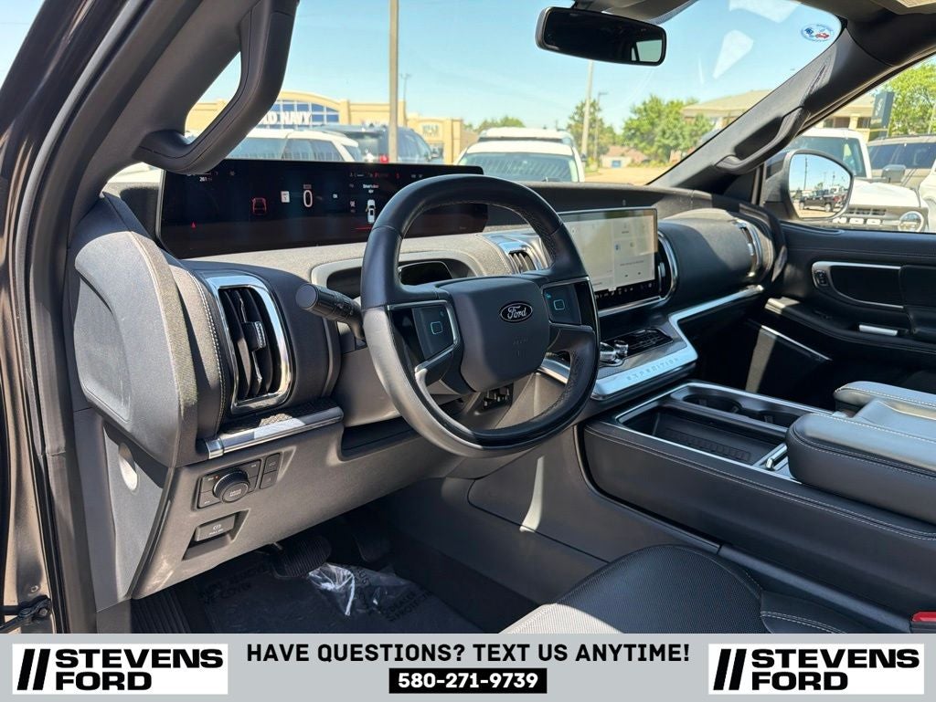 2025 Ford Expedition Platinum