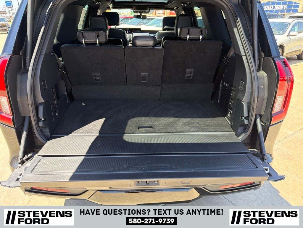 2025 Ford Expedition Platinum