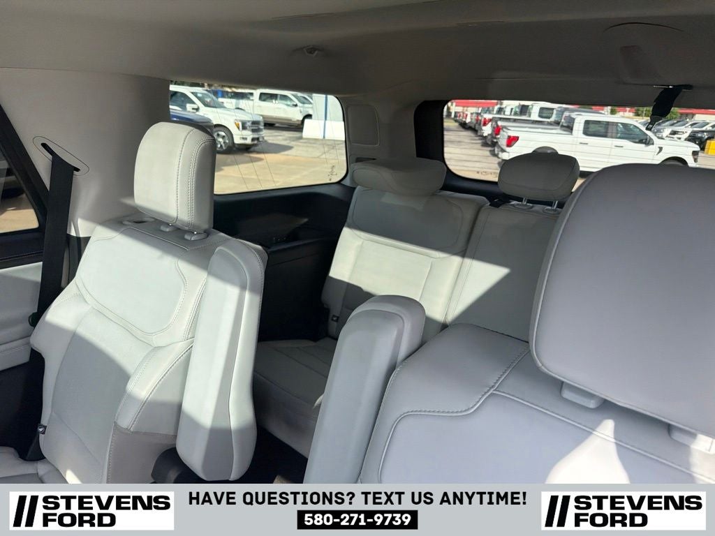 2025 Ford Expedition Platinum