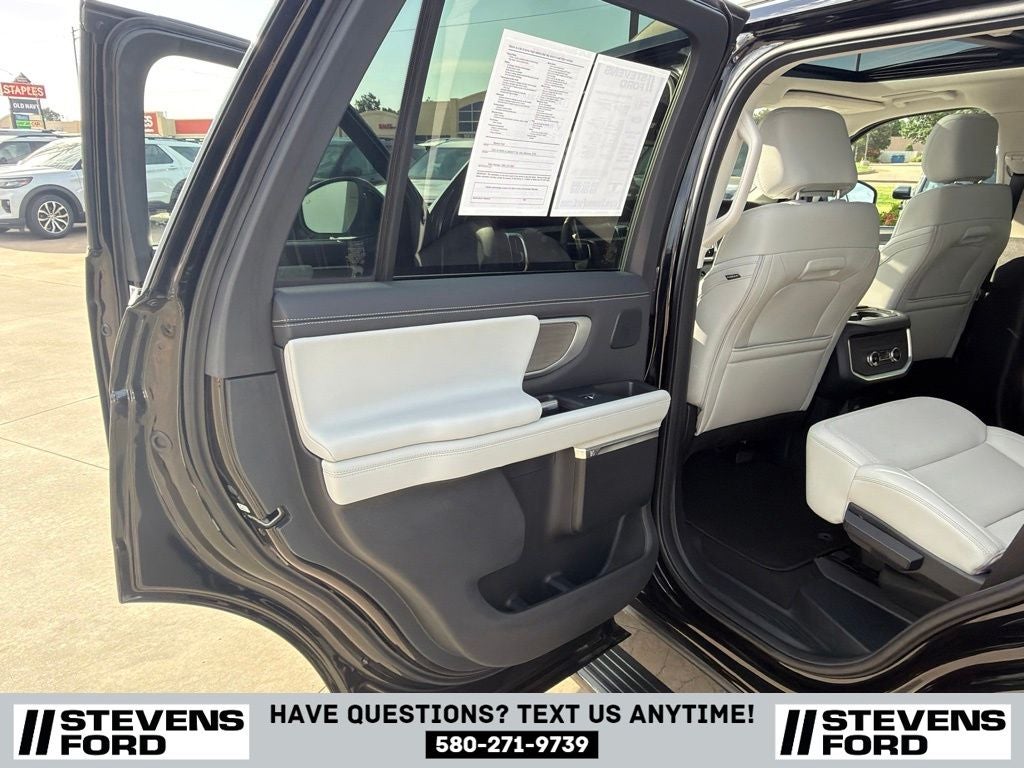 2025 Ford Expedition Platinum