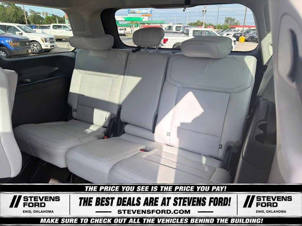 2025 Ford Expedition Platinum