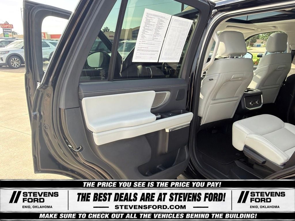 2025 Ford Expedition Platinum