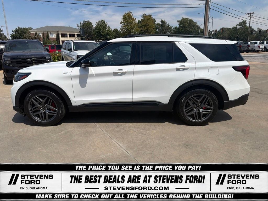 2025 Ford Explorer ST-Line
