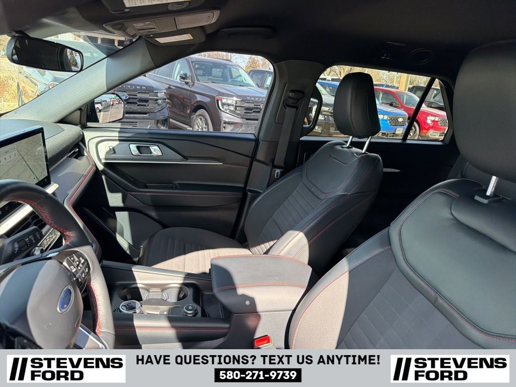 2025 Ford Explorer ST-Line