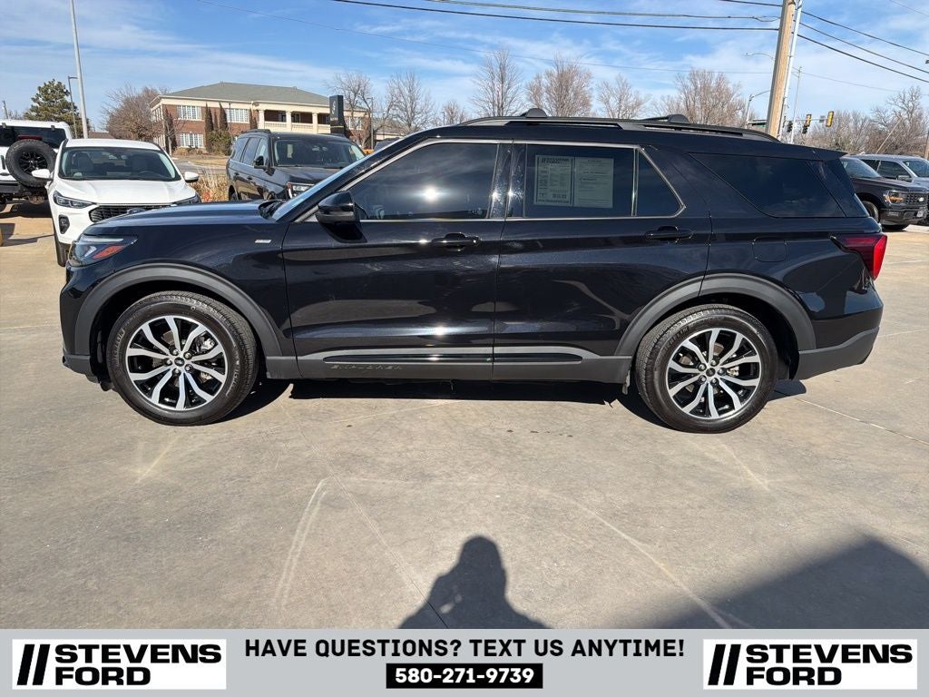 2025 Ford Explorer ST-Line