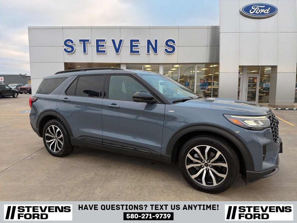 2025 Ford Explorer ST-Line