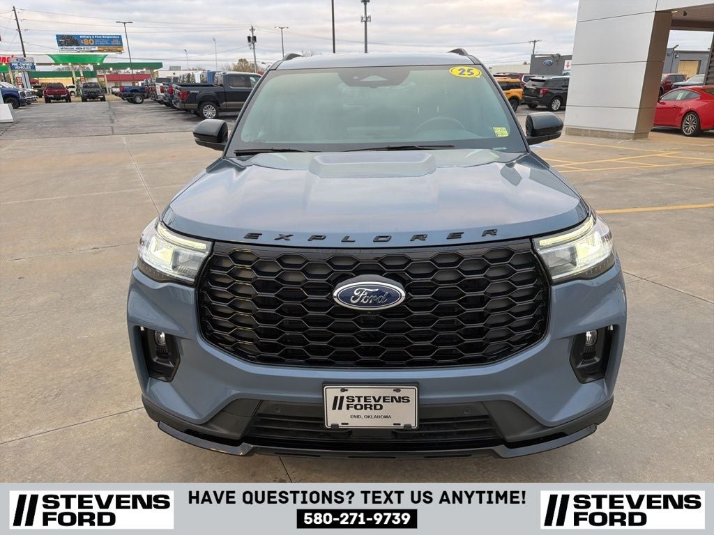 2025 Ford Explorer ST-Line