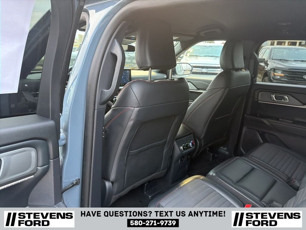 2025 Ford Explorer ST-Line