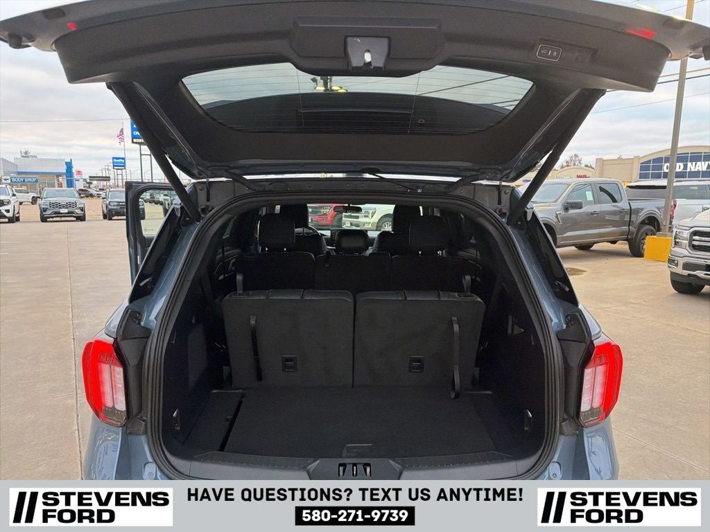 2025 Ford Explorer ST-Line