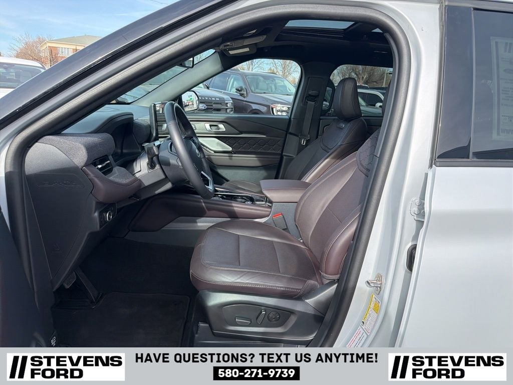 2025 Ford Explorer Platinum