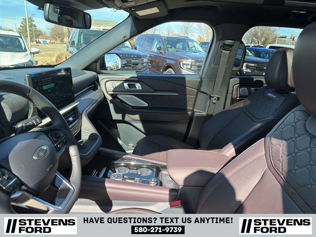 2025 Ford Explorer Platinum