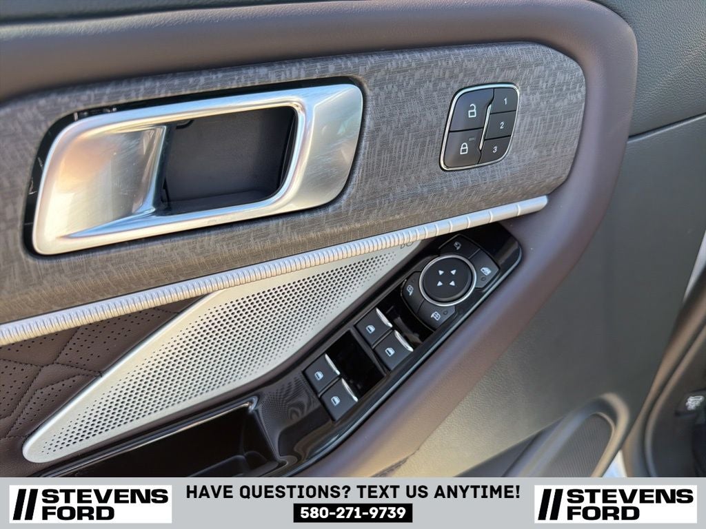 2025 Ford Explorer Platinum