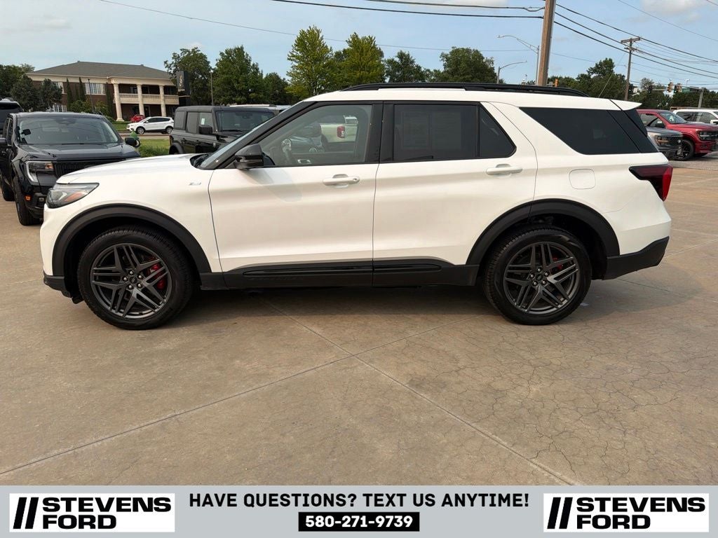 2025 Ford Explorer ST-Line