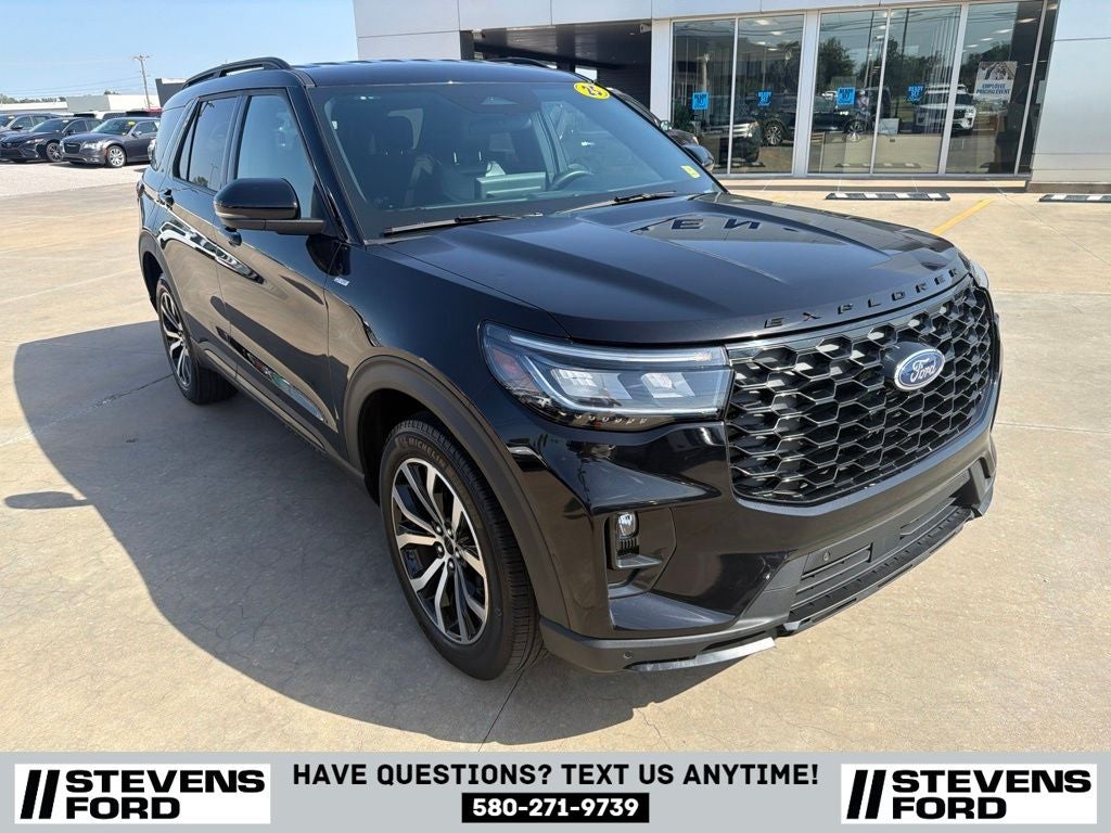 2025 Ford Explorer ST-Line