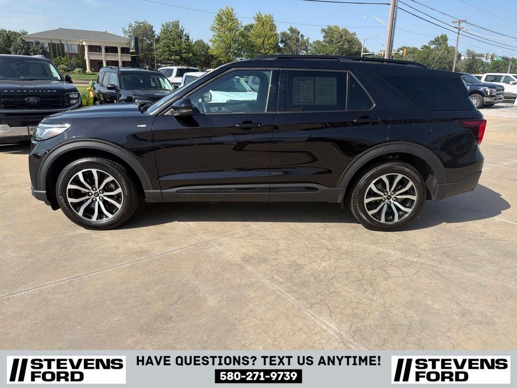 2025 Ford Explorer ST-Line