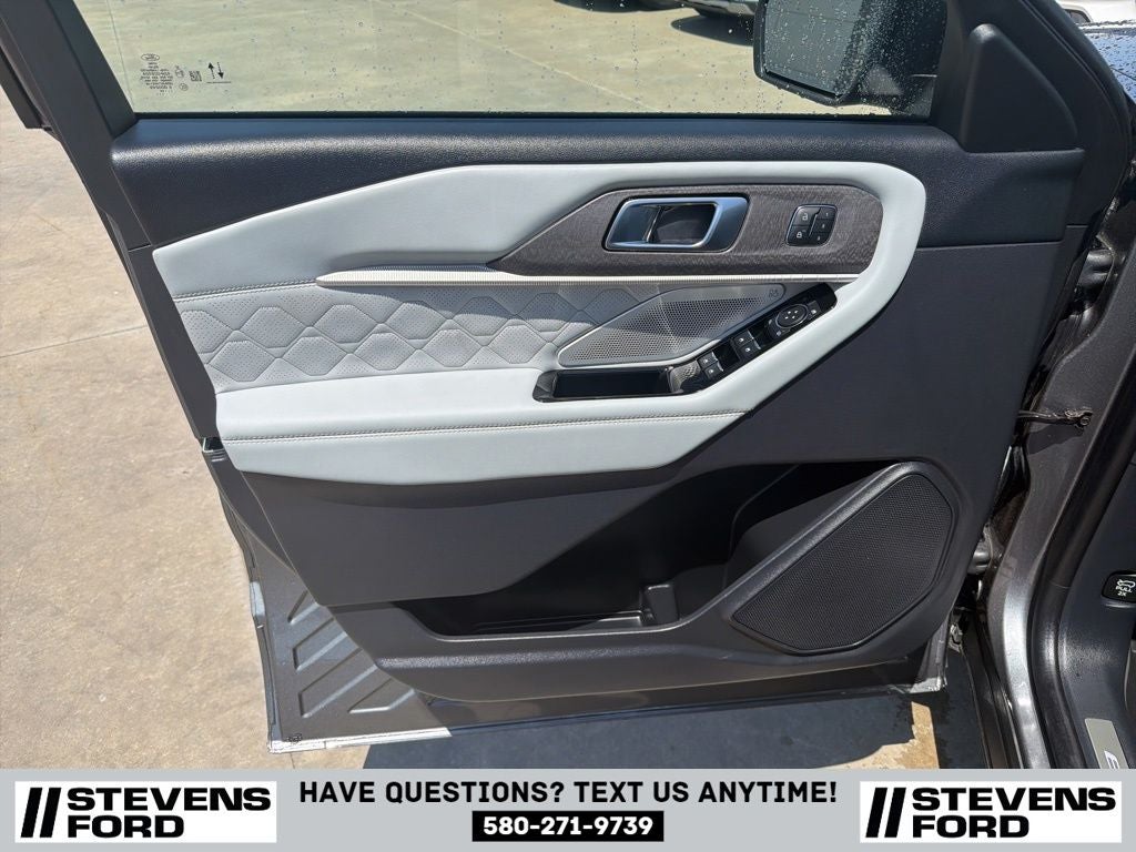 2025 Ford Explorer Platinum