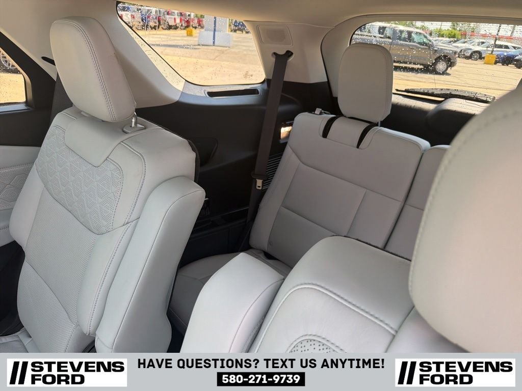 2025 Ford Explorer Platinum
