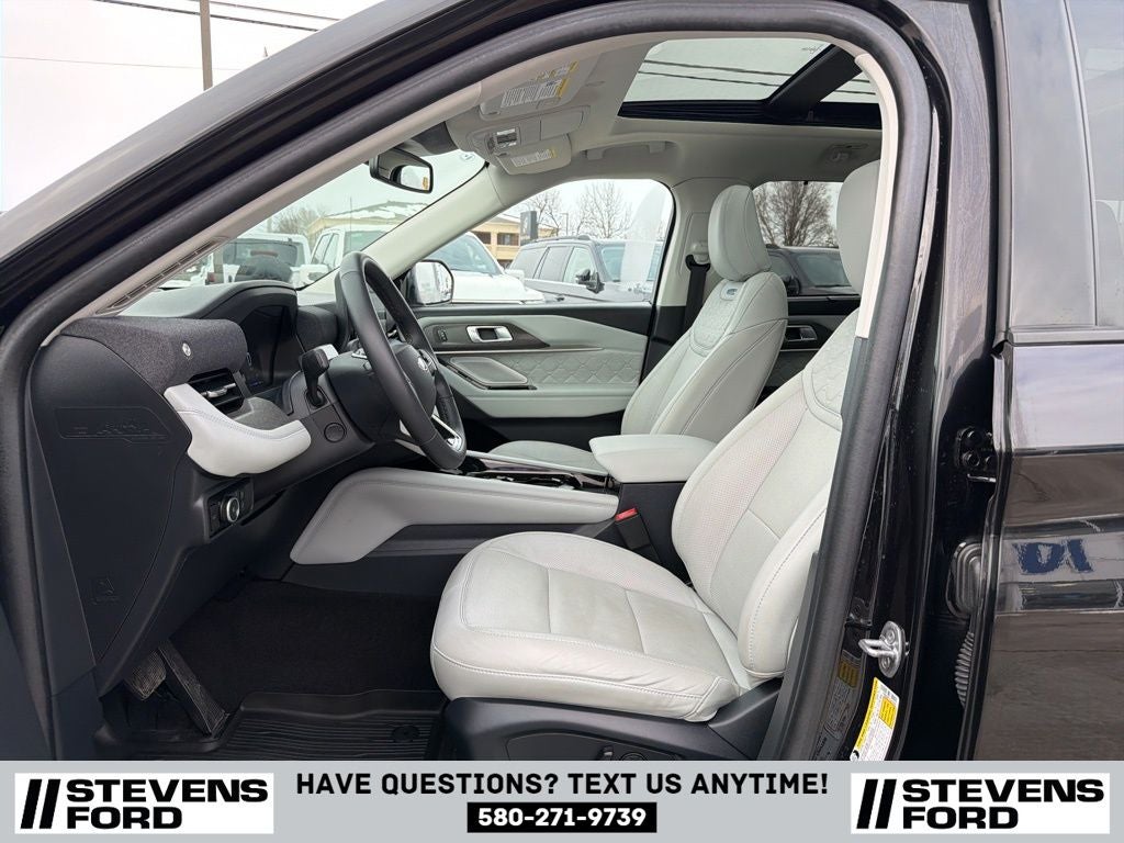 2025 Ford Explorer Platinum