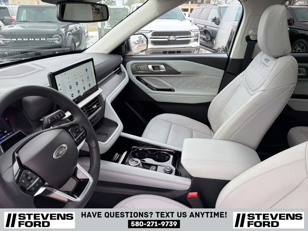 2025 Ford Explorer Platinum