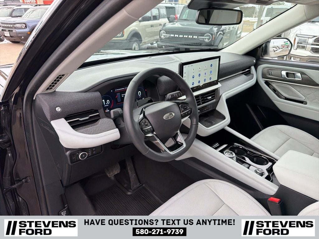 2025 Ford Explorer Platinum