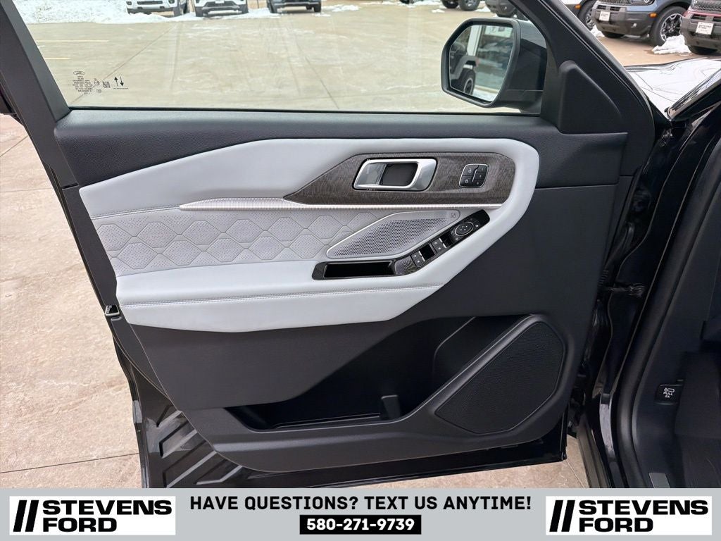 2025 Ford Explorer Platinum