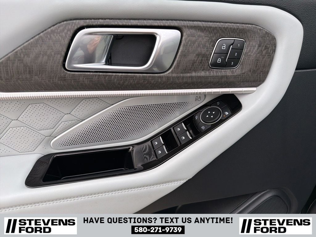 2025 Ford Explorer Platinum