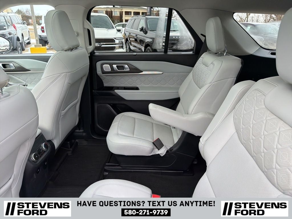 2025 Ford Explorer Platinum