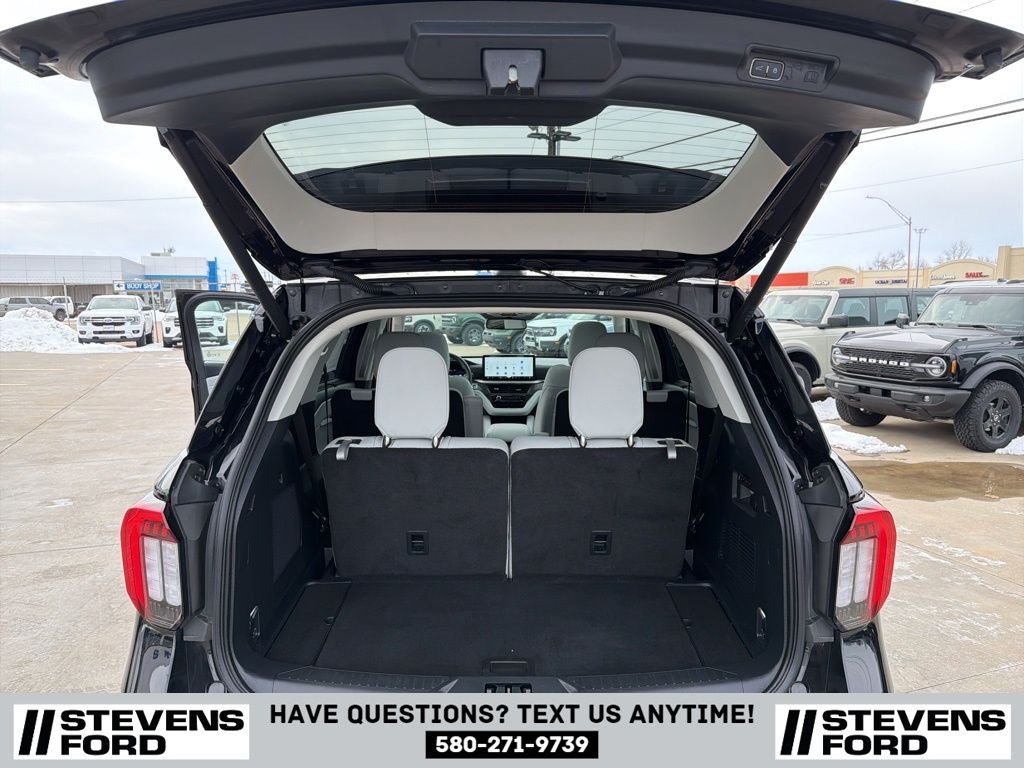 2025 Ford Explorer Platinum