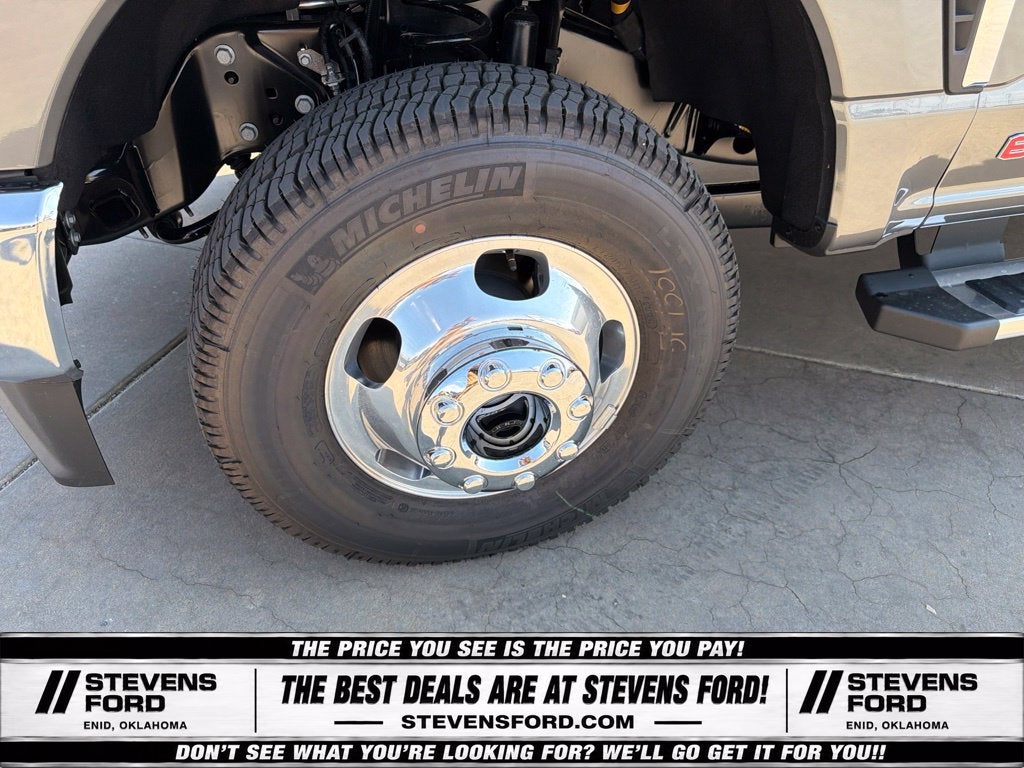 2027 Ford F-350SD Lariat DRW