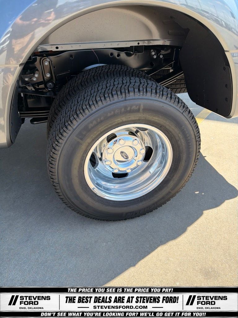 2027 Ford F-350SD Lariat DRW