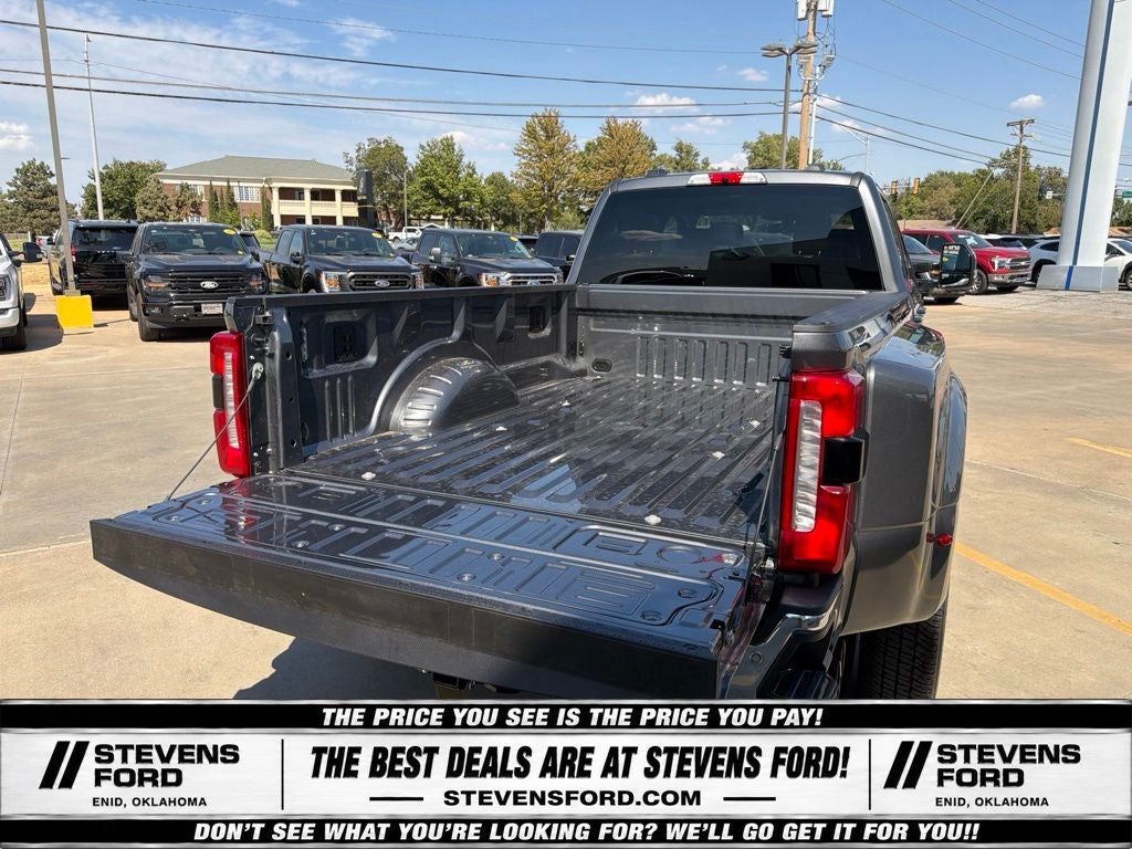 2027 Ford F-350SD Lariat DRW