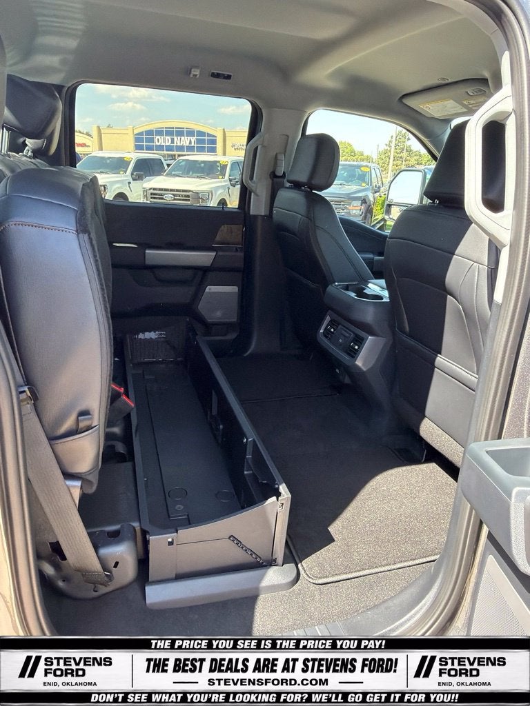 2027 Ford F-350SD Lariat DRW