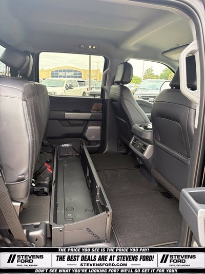 2027 Ford F-350SD Lariat DRW