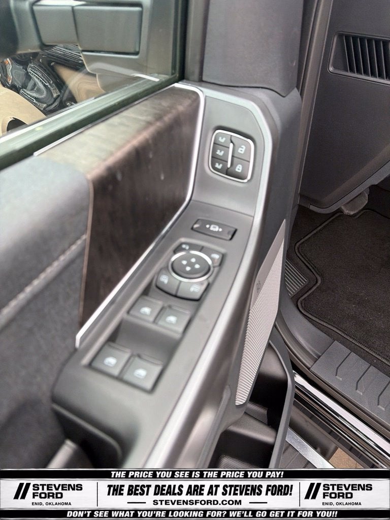 2027 Ford F-350SD Lariat DRW