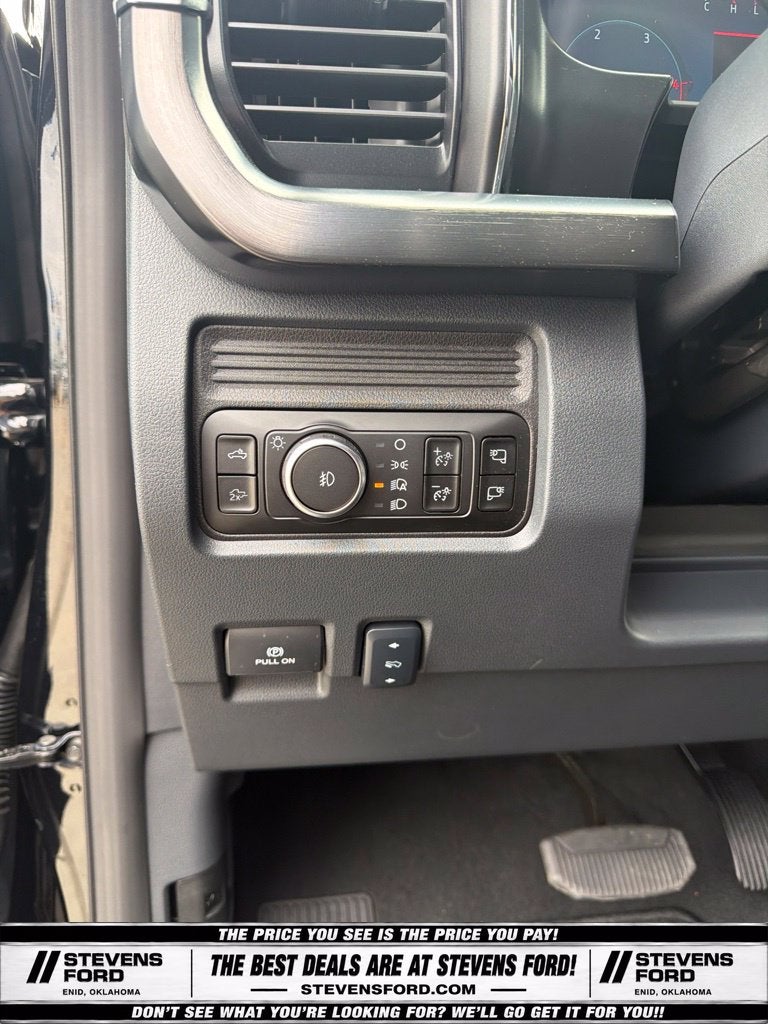 2027 Ford F-350SD Lariat DRW