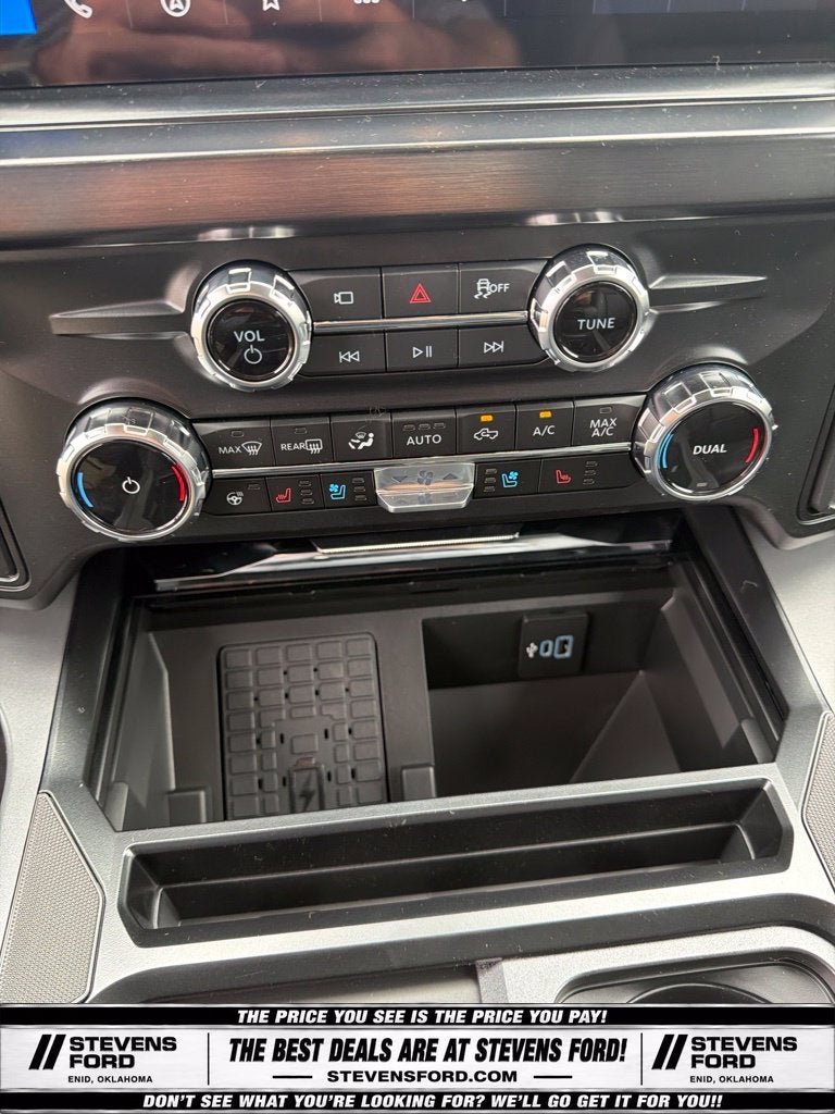 2027 Ford F-350SD Lariat DRW