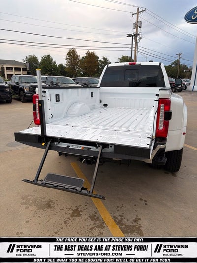 2027 Ford F-350SD Lariat DRW