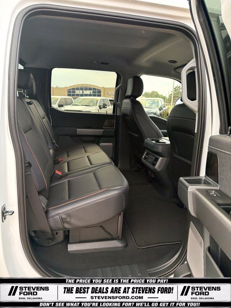 2027 Ford F-350SD Lariat DRW