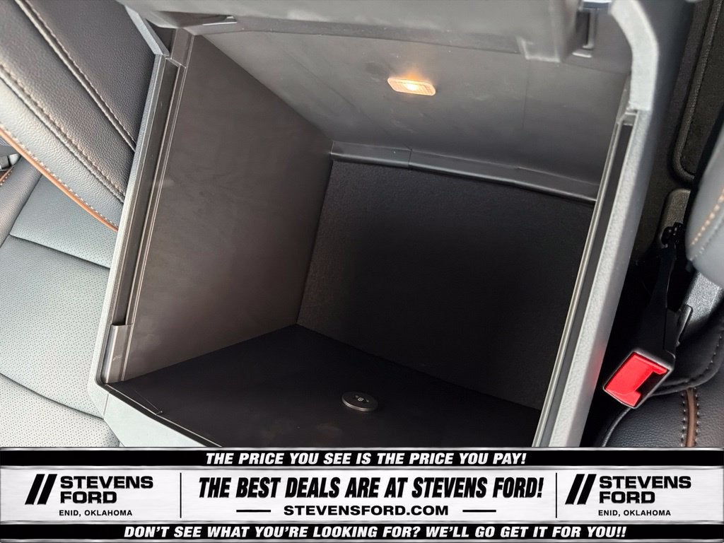 2027 Ford F-350SD Lariat DRW