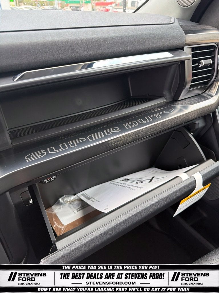 2027 Ford F-350SD Lariat DRW