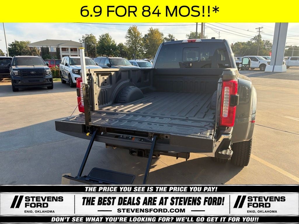 2026 Ford F-350SD Lariat DRW