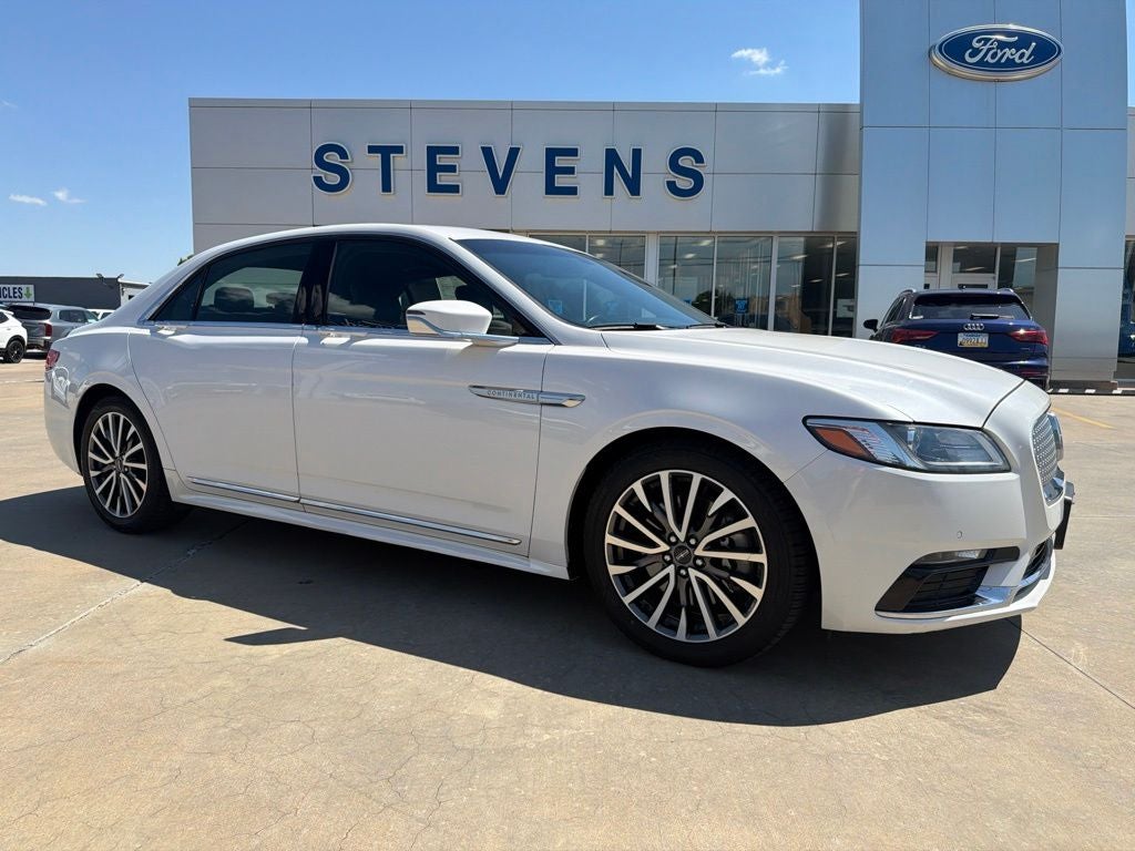 2017 Lincoln Continental Select
