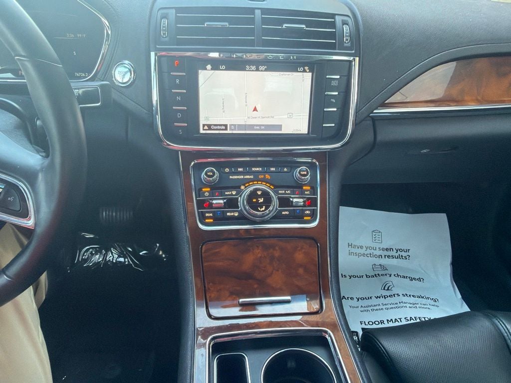 2017 Lincoln Continental Select
