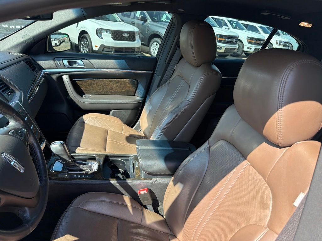 2014 Lincoln MKS Base