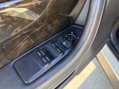 2014 Lincoln MKS Base
