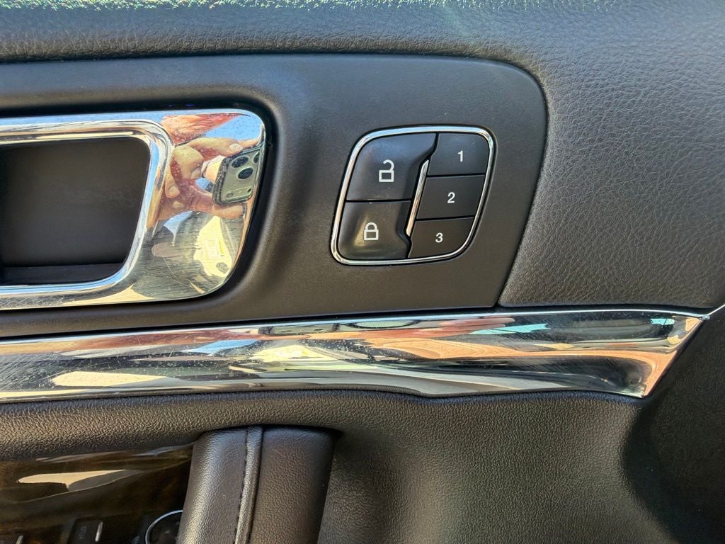 2014 Lincoln MKS Base