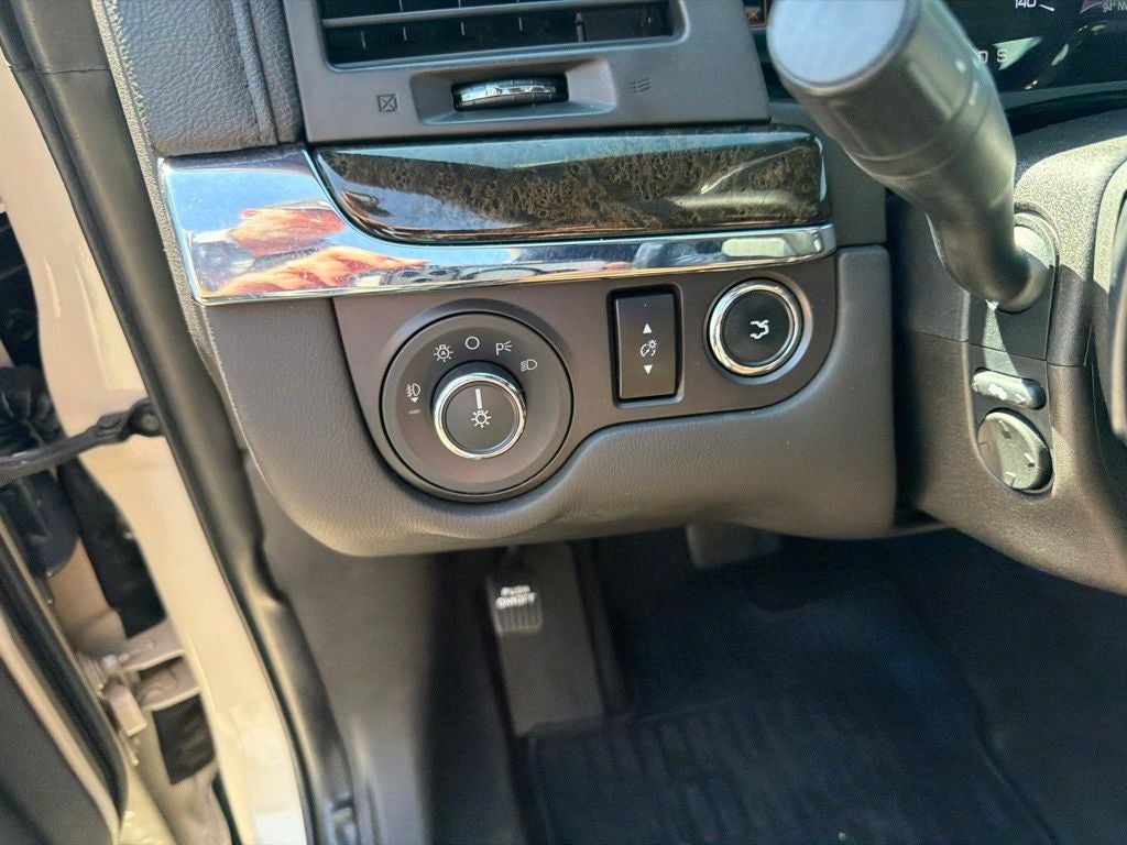 2014 Lincoln MKS Base
